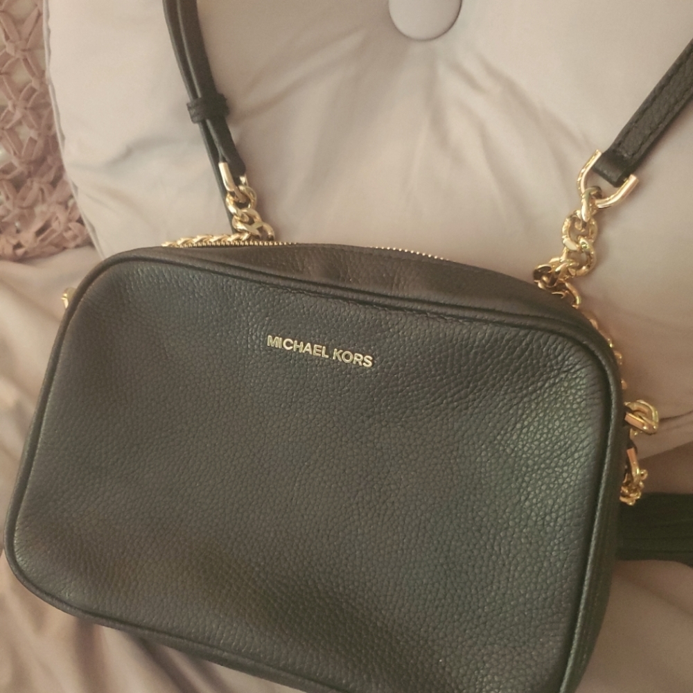 MICHAEL KORS- NEVER USED